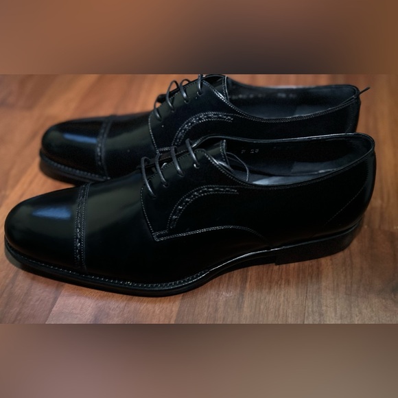 Salvatore Ferragamo Black Oxford Shoes - Picture 1 of 5